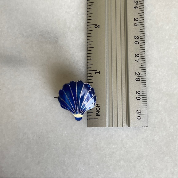 VINTAGE β’ Blue Shell Brooch Classic Ocean Seas Mermaid Pin Bohemian Hippie Clam - Picture 6 of 6